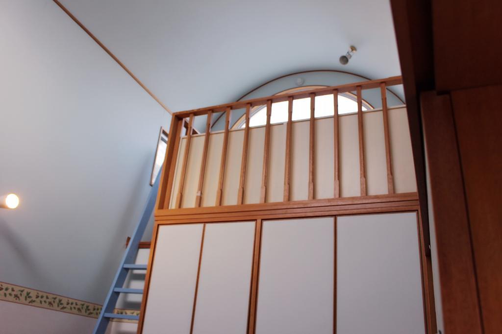 Guest House Route 6 Йомитан Екстериор снимка