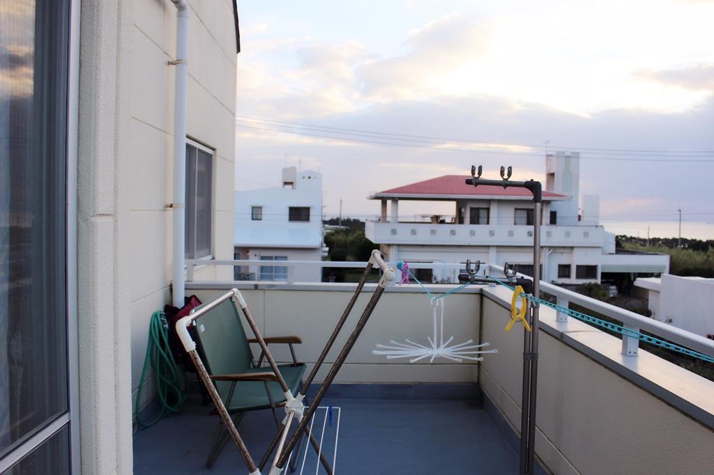 Guest House Route 6 Йомитан Екстериор снимка